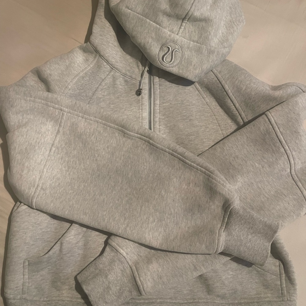 Lululemon scuba. Worn once,washed once and hung to dry. Xs/s